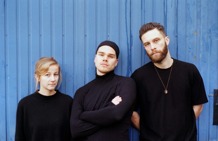 Paint Me Naked // © Band