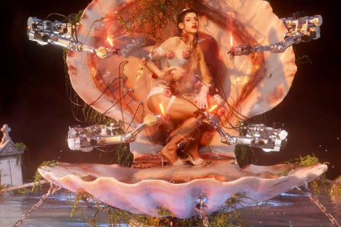 Arca veröffentlicht mit 