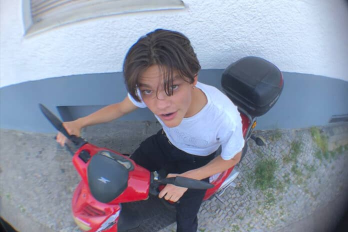 donkey-kid Mit Donkey Kid in „Toy“ durch die Straßen Berlins