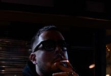 Auf eine Garnelenpfanne bei Ergün – Souly im Portrait